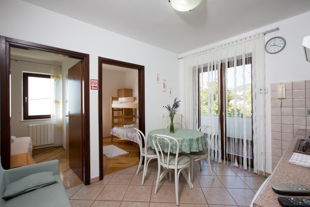 Apartments Kinkela Опатия Стая снимка